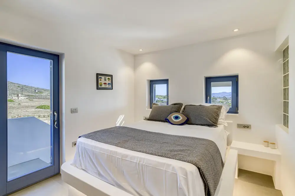 Room with access to pool